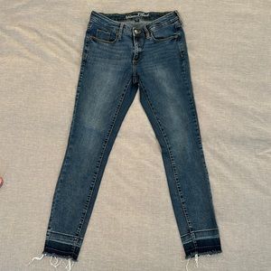 Universal Thread stretchy jeans. Size 4.